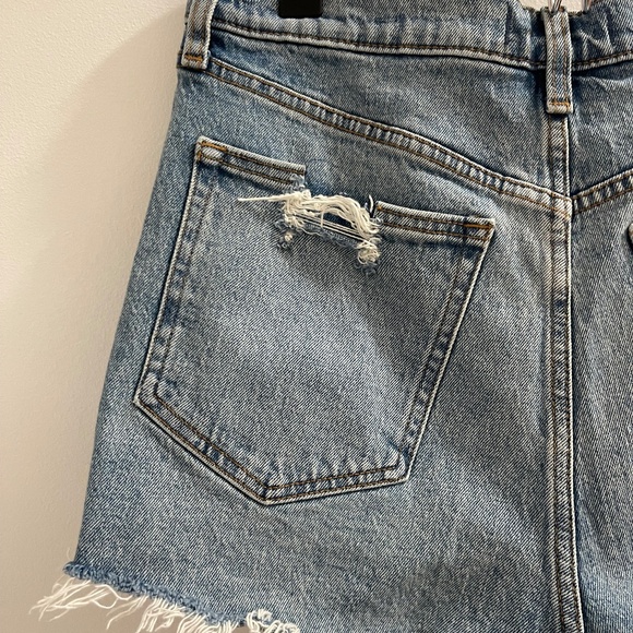 Abercrombie & Fitch High Rise Mom Short - Picture 6 of 6